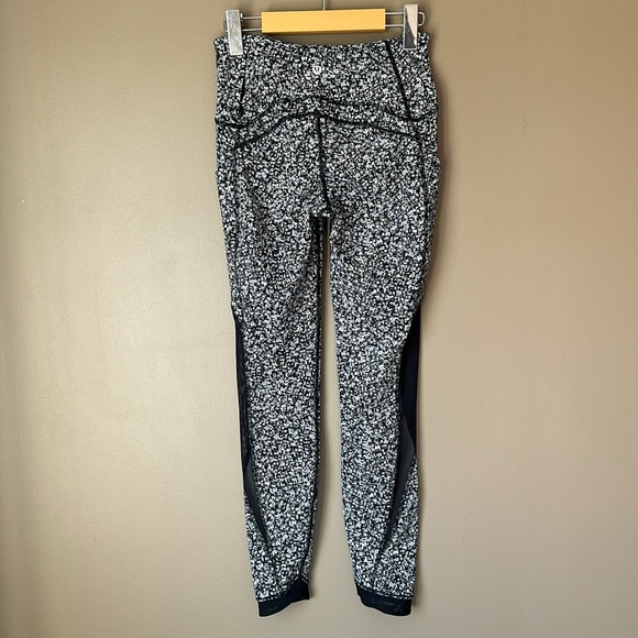 LULULEMON Sole Training  7/8 Tight - Picture 6 of 9